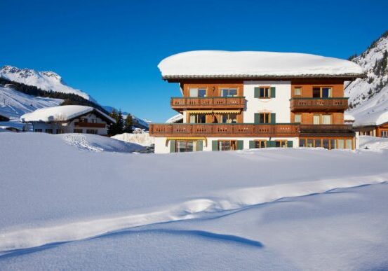 9-photo-outdoor-winter-view-hotel-alpenland-in-lech-am-arlberg 9-photo-outdoor-winter-view-hotel-alpenland-in-lech-am-arlberg