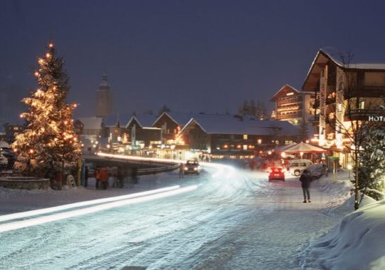 blue-hour-picture-lech-village-hotel-alpenland-lech-in-winter